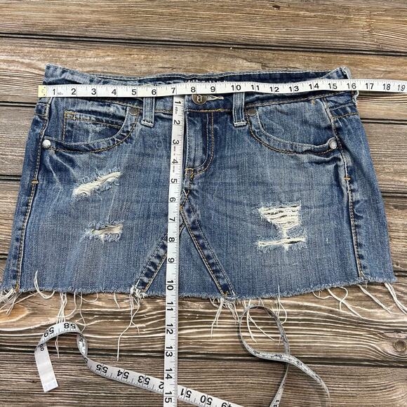 Low Rise Decree Mini Denim Skirt Size 5 - Picture 5 of 7